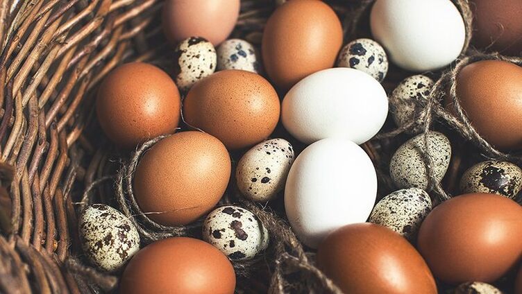 Viiriäisiä ja kananmunia tulisi lisätä miehen ruokavalioon tehon ylläpitämiseksi. 